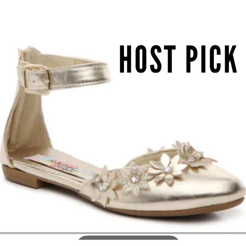 🎉HP🎉 Rachel Shoes Mindy in Gold